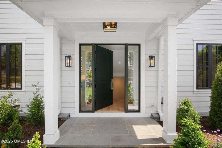 Property Photo:  148 E Elm Street 1  CT 06830 