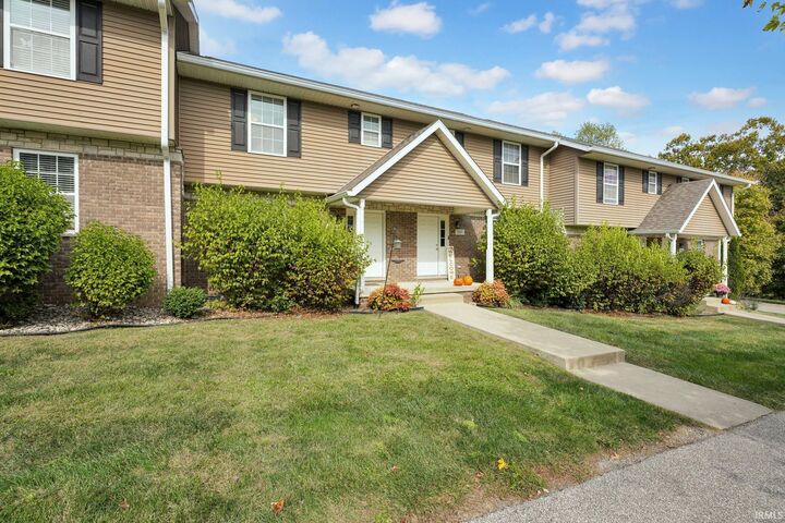 Property Photo:  1250 W Adams Hill Circle 104  IN 47403