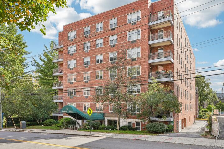 Property Photo:  16 Lake Street 3G  NY 10603 