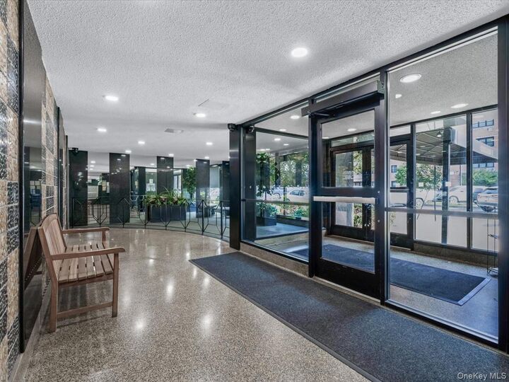 Property Photo: 88-25 155 Avenue 6M NY 11414