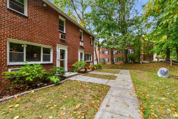 Property Photo: 84 Charter Circle 84 NY 10602