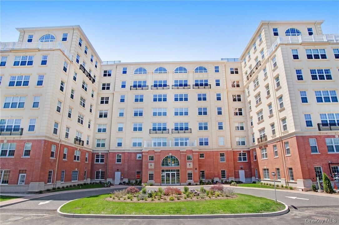 Property Photo:  10 Byron Place 307  NY 10538
