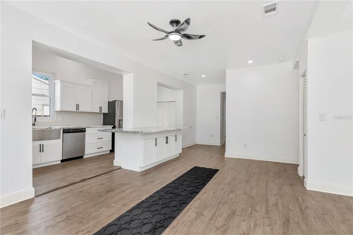 Property Photo:  2714 36th Avenue N  FL 33713