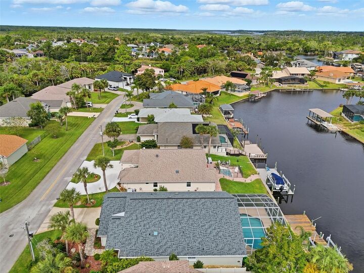 Property Photo: 82 Cochise Court FL 32137