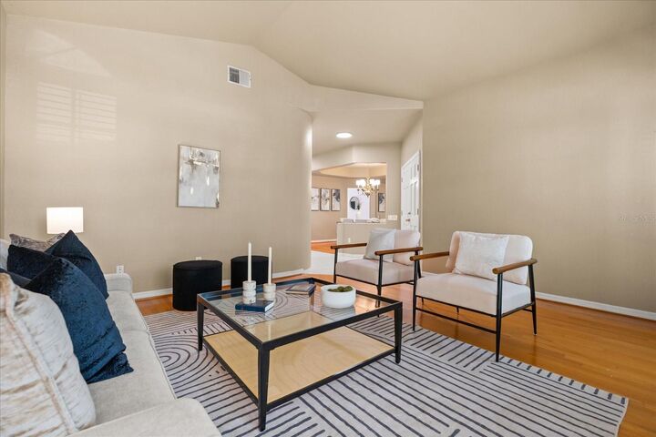 Property Photo: 2117 Saint Andrews Circle FL 32835