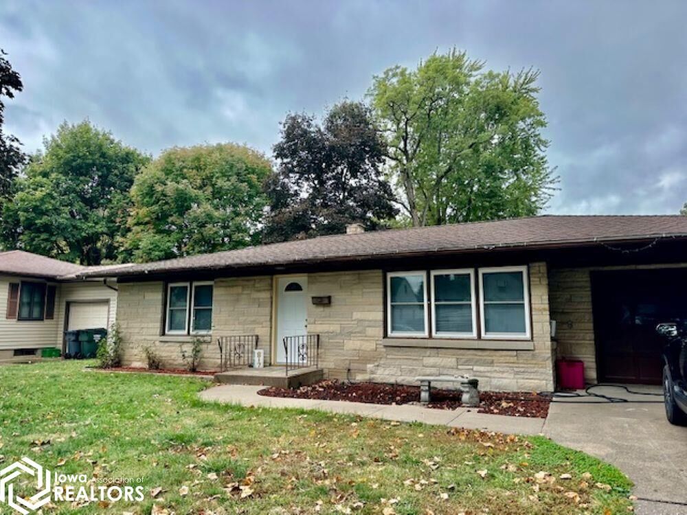 Property Photo:  817 Plane Street  IA 52601 