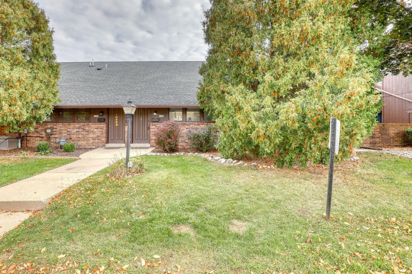 Property Photo: 5184 Woodbridge Ln WI 53221