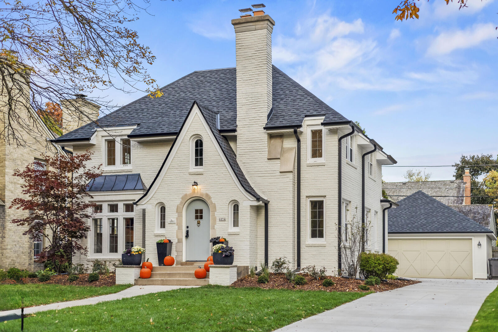 Property Photo:  6054 N Bay Ridge Ave  WI 53217