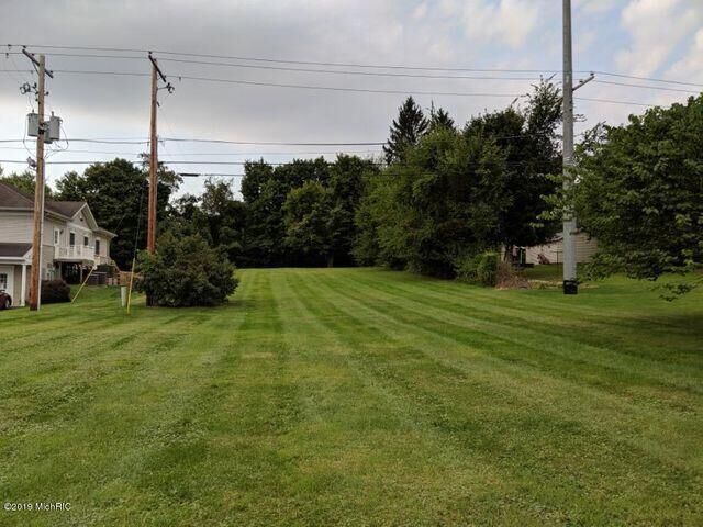 Property Photo:  1025 E Front Street  MI 49107