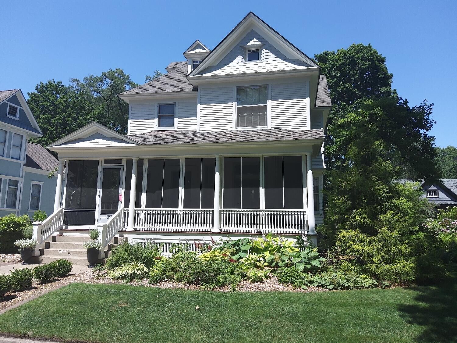 Property Photo: 197 W 12th Street MI 49423