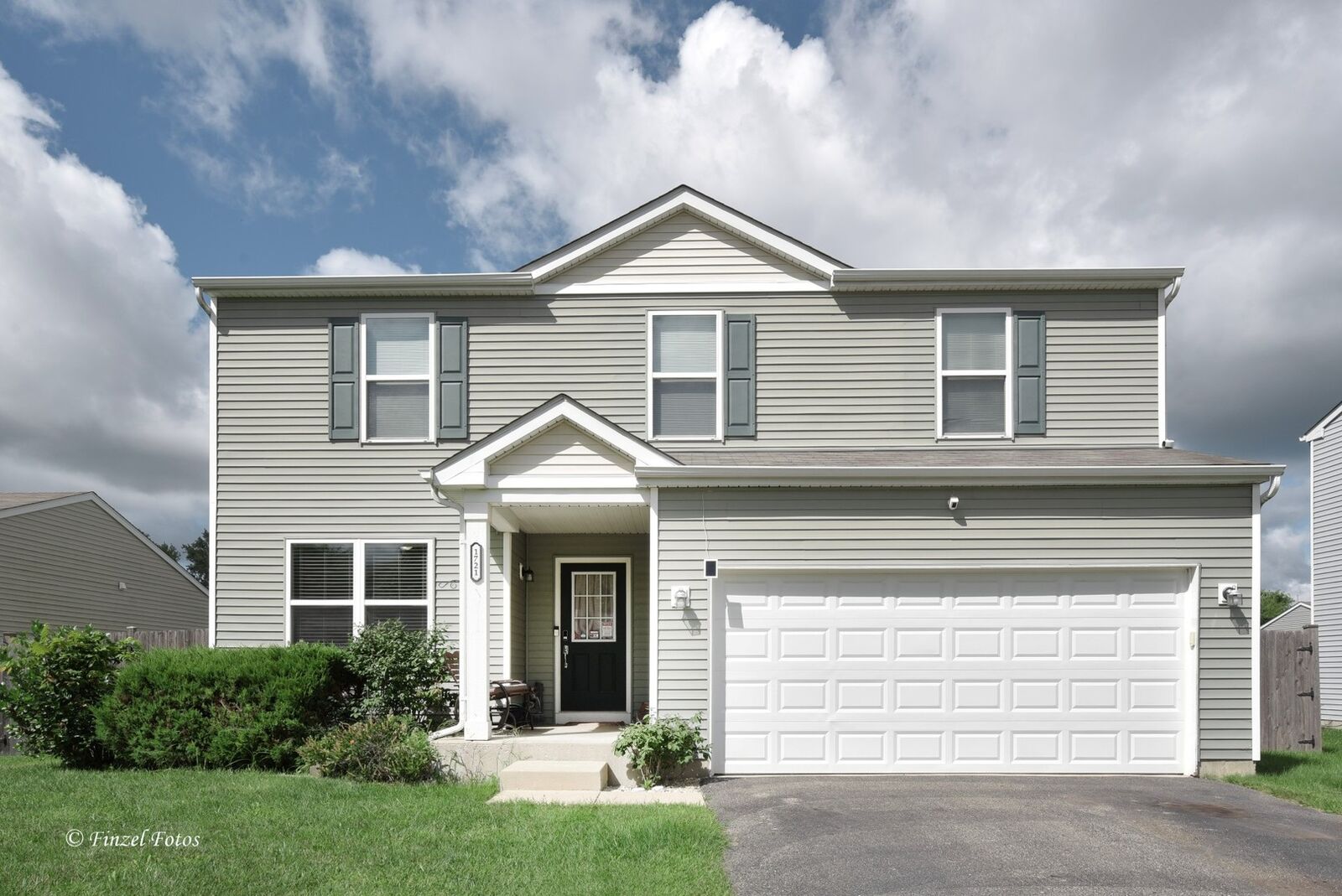 Property Photo:  1721 Yasgur Drive  IL 60098 