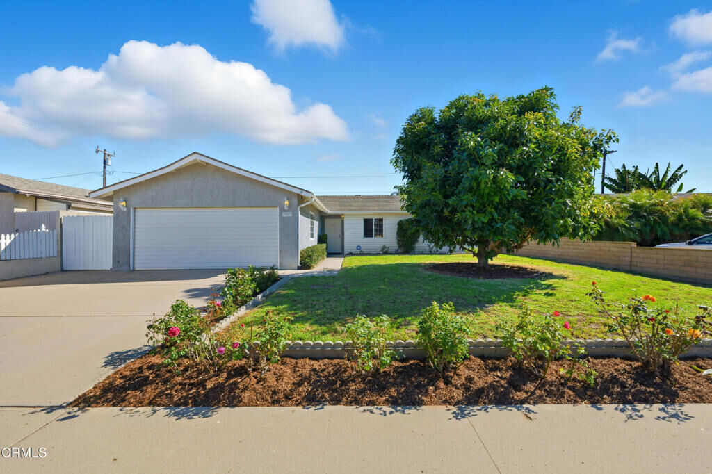 Property Photo:  1366 Lark Avenue  CA 93003 
