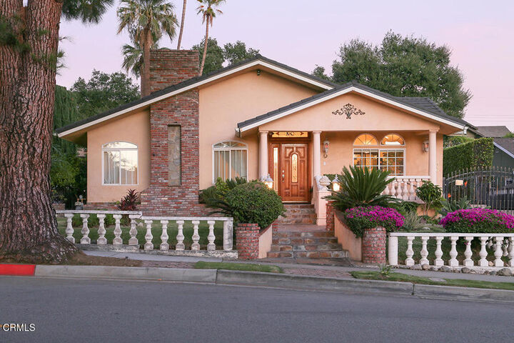 Property Photo:  426 N Canyon Boulevard  CA 91016