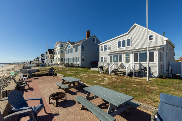 Property Photo: 407 Ocean Avenue ME 04090