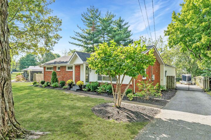 Property Photo:  3017 Windemere Cir  TN 37214 