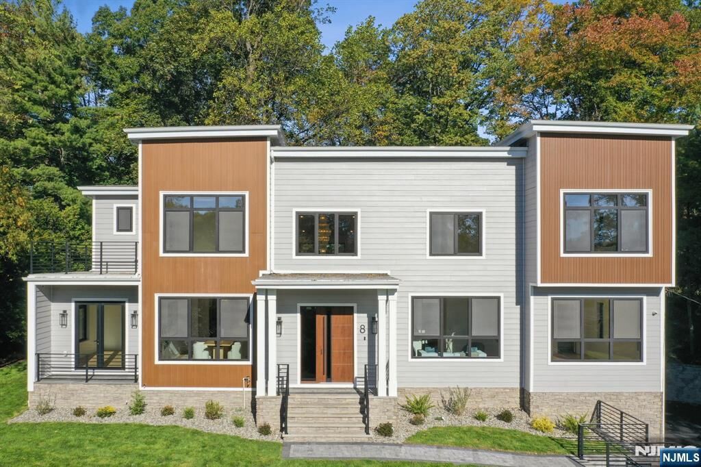 Property Photo:  8 Fordham Road  NJ 07039 