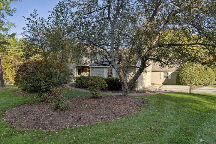 Property Photo:  25 Atherton Lane  NH 03031 