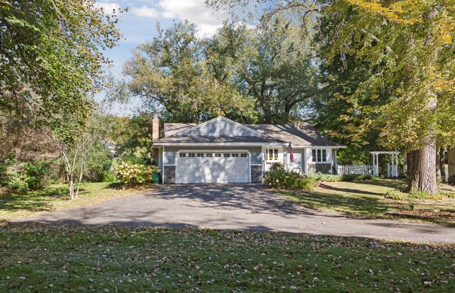 Property Photo: 5470 Ridgewood Cove MN 55364