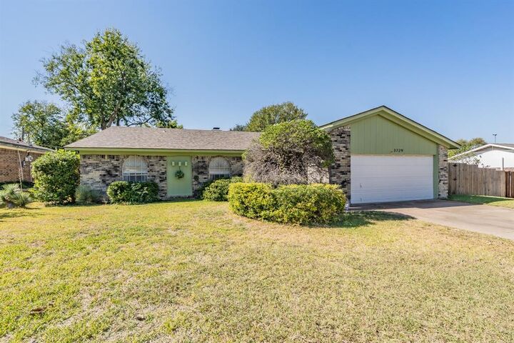 3729 Dawn Drive  North Richland Hills TX 76180 photo