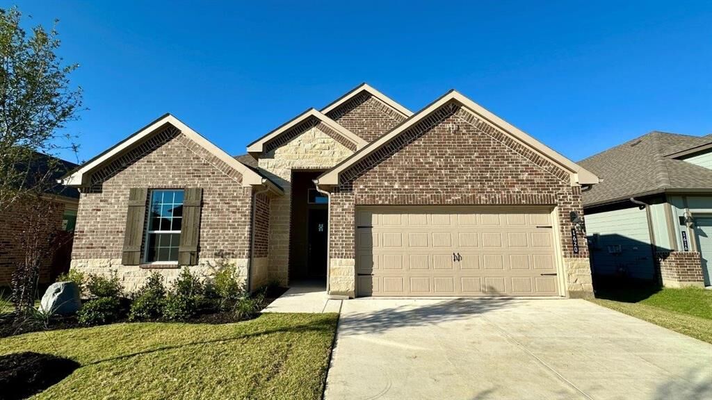 Property Photo:  1620 Swallow Street  TX 76205 