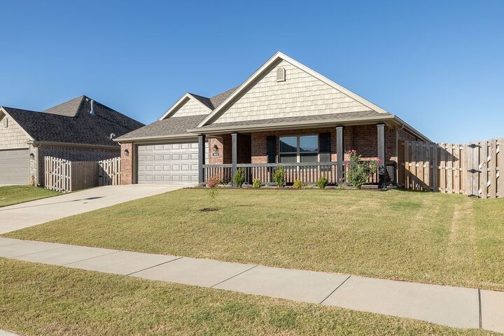Property Photo: 303 S Coventry Avenue AR 72730