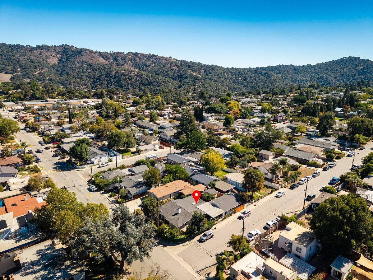 Property Photo:  386 Larmier  CA 93022
