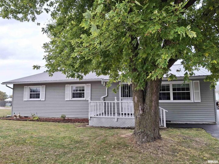 717 S 6th Avenue  Canton IL 61520 photo