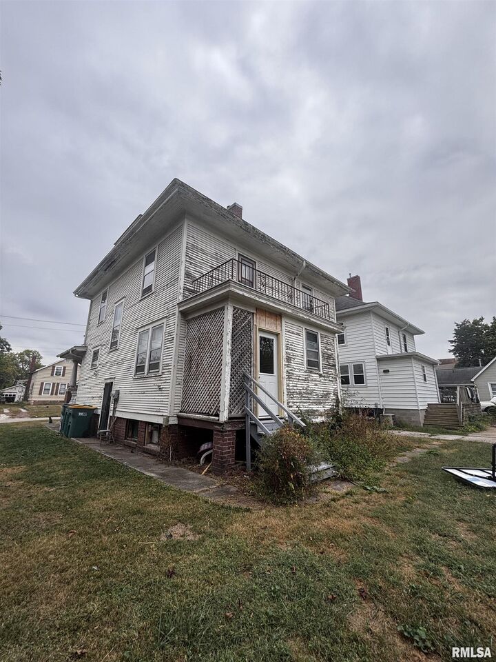 Property Photo: 144 Sumner Street IL 61401