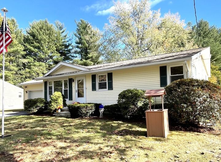 Property Photo:  7 Pleasant St  MA 01519 