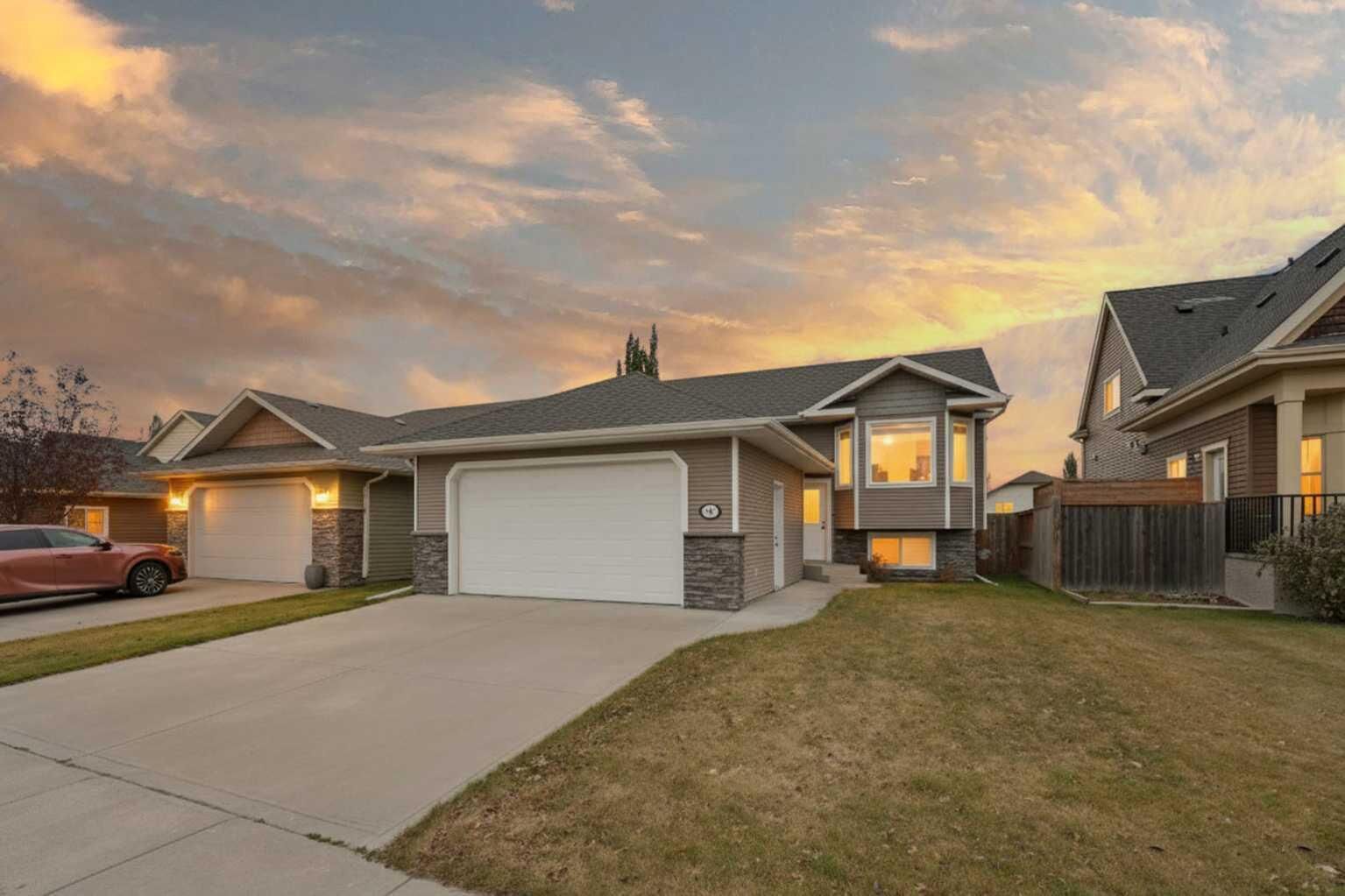 Photo de la propriété: 98 Stephenson Crescent AB T4R 0L6