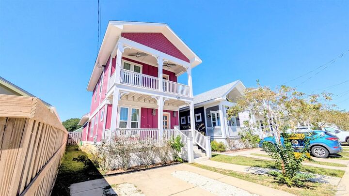 Property Photo: 121 N C St FL 32502