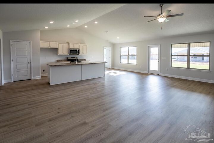 Property Photo: 5345 Hidden Pines Cir FL 32583