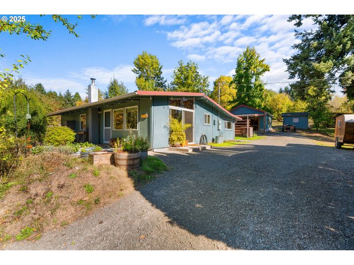 Property Photo:  19482 S Henrici Rd  OR 97045 
