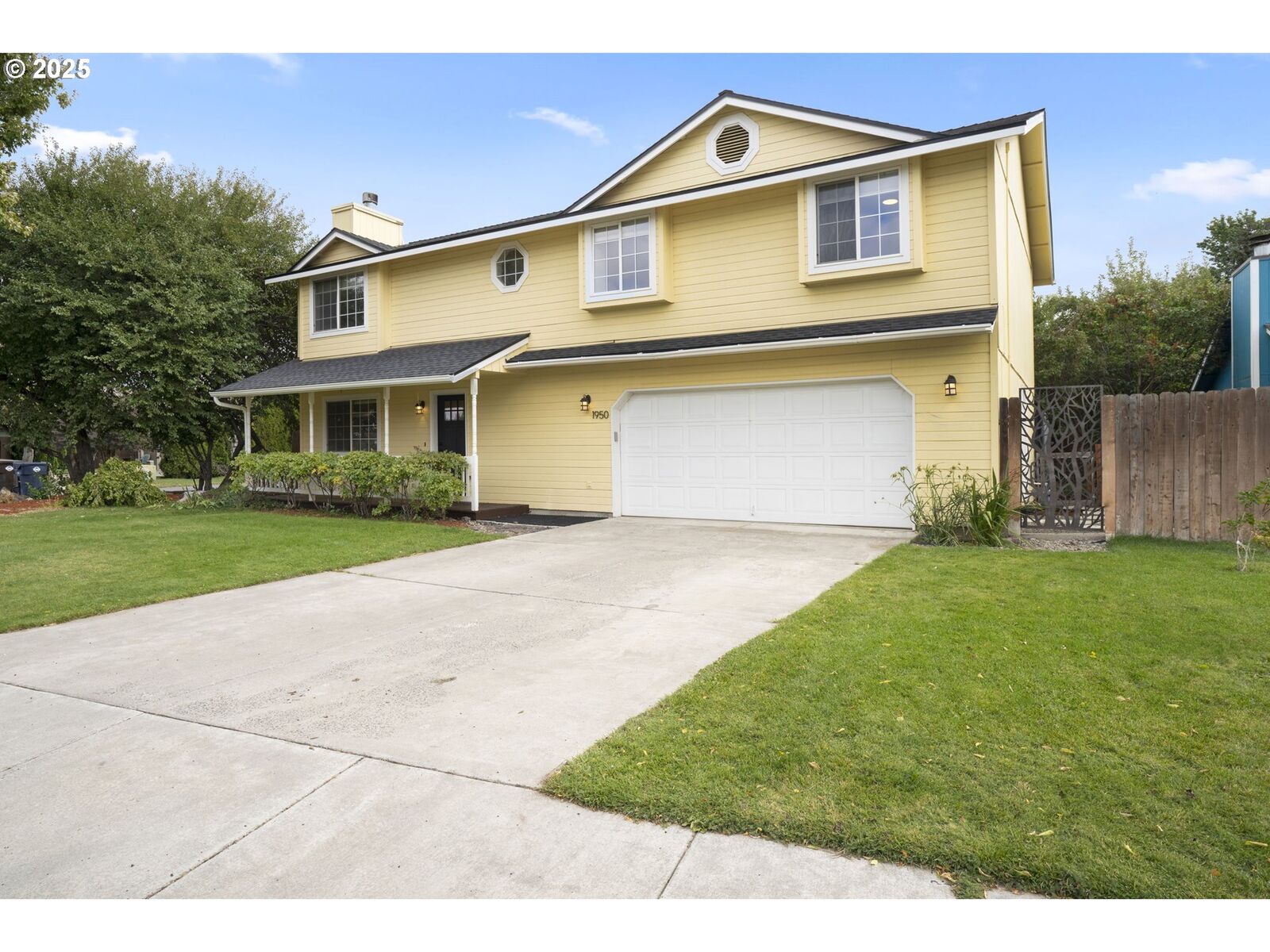 Property Photo: 1950 NW Ivy Pl OR 97756