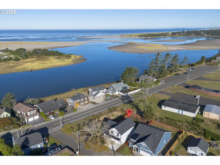 790 17th Ave  Seaside OR 97138 photo