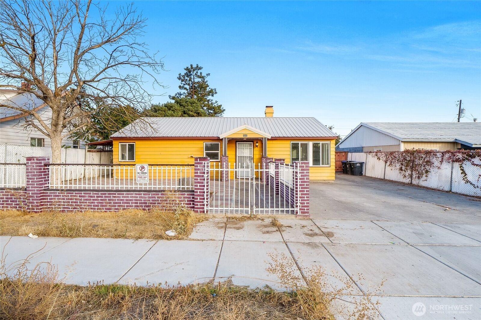 Property Photo:  9848  Parkway Drive NE  WA 98837