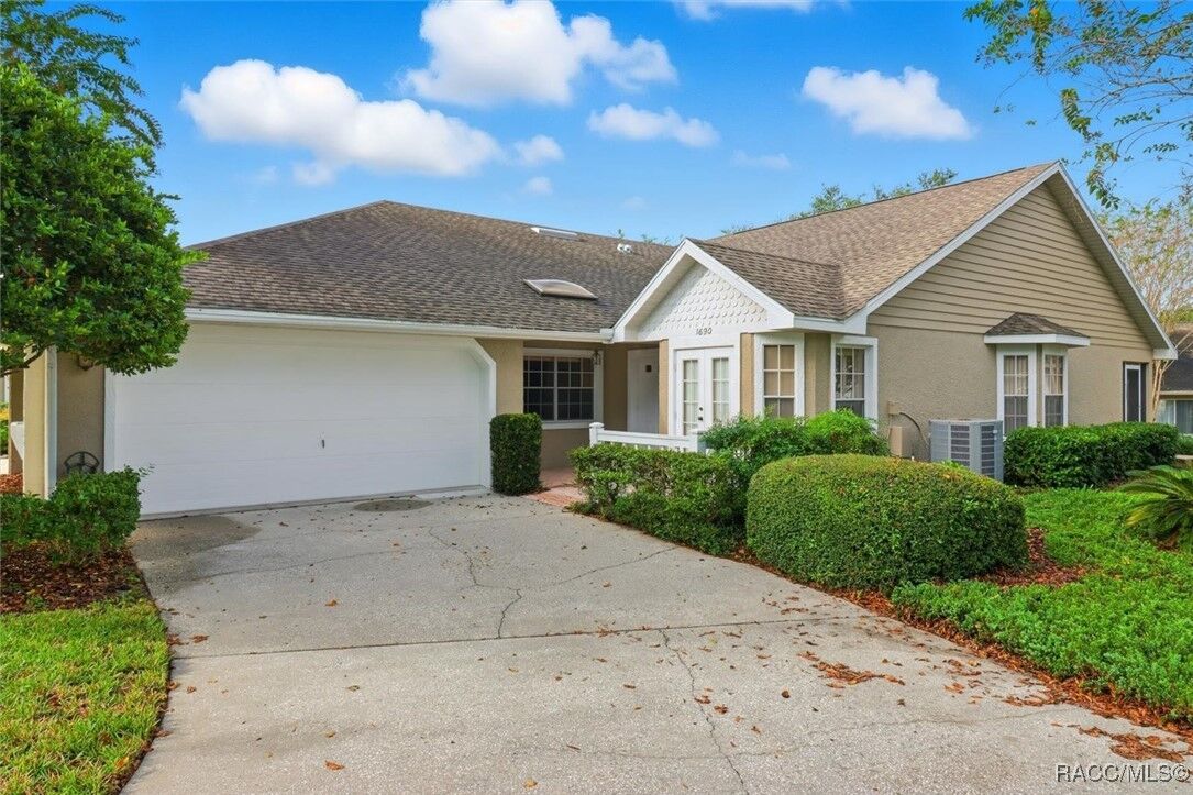 Property Photo: 1690 N Foxboro Loop FL 34429