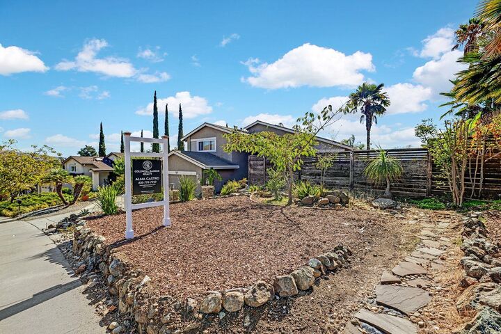 Property Photo: 464 Archglen Way CA 95111