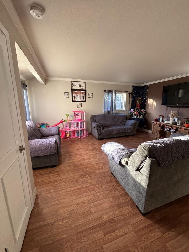 Property Photo: 418 Calaveras Way CA 93927