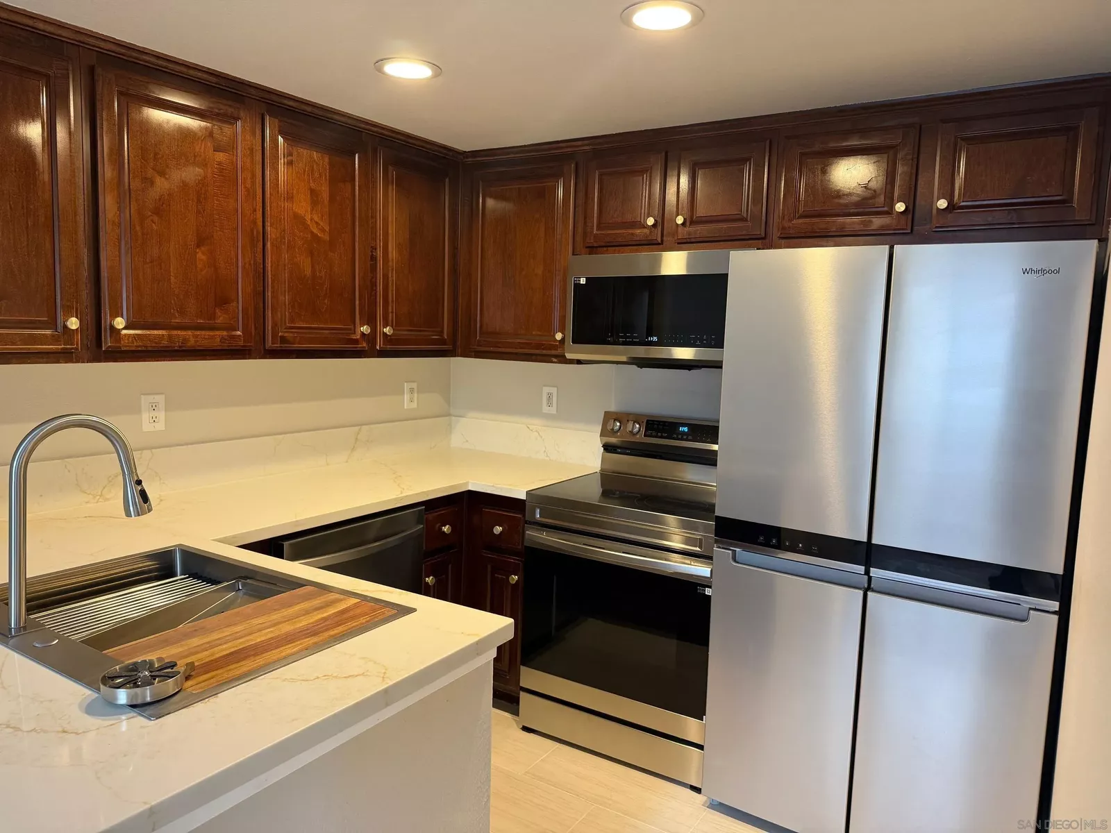 Property Photo: 3957 Nobel Drive 214 CA 92122