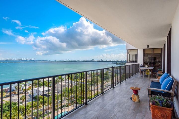 Property Photo: 1000 Venetian Way 1403 FL 33139