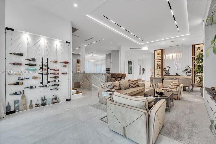Property Photo:  1594 Shoreline Way  FL 33019