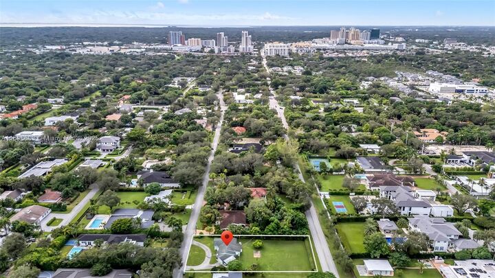 Property Photo: 6820 SW 71st Ct FL 33143