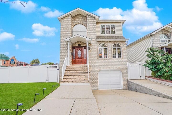 Property Photo:  493 Willowbrook Road  NY 10314 