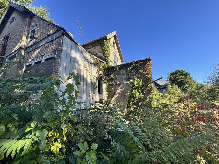 Property Photo:  77 Easton Avenue  CT 06704 
