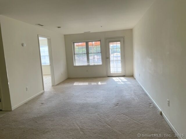 Property Photo:  75 Washington Avenue 8-405  CT 06518 