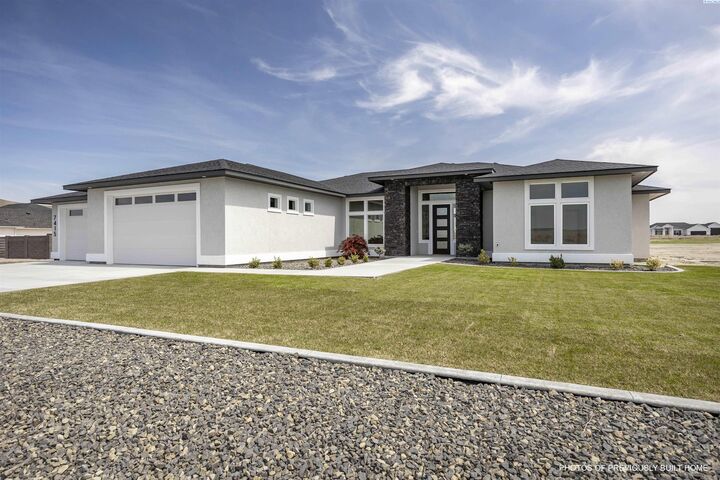 Property Photo:  8402 Axil Lane  WA 99301 