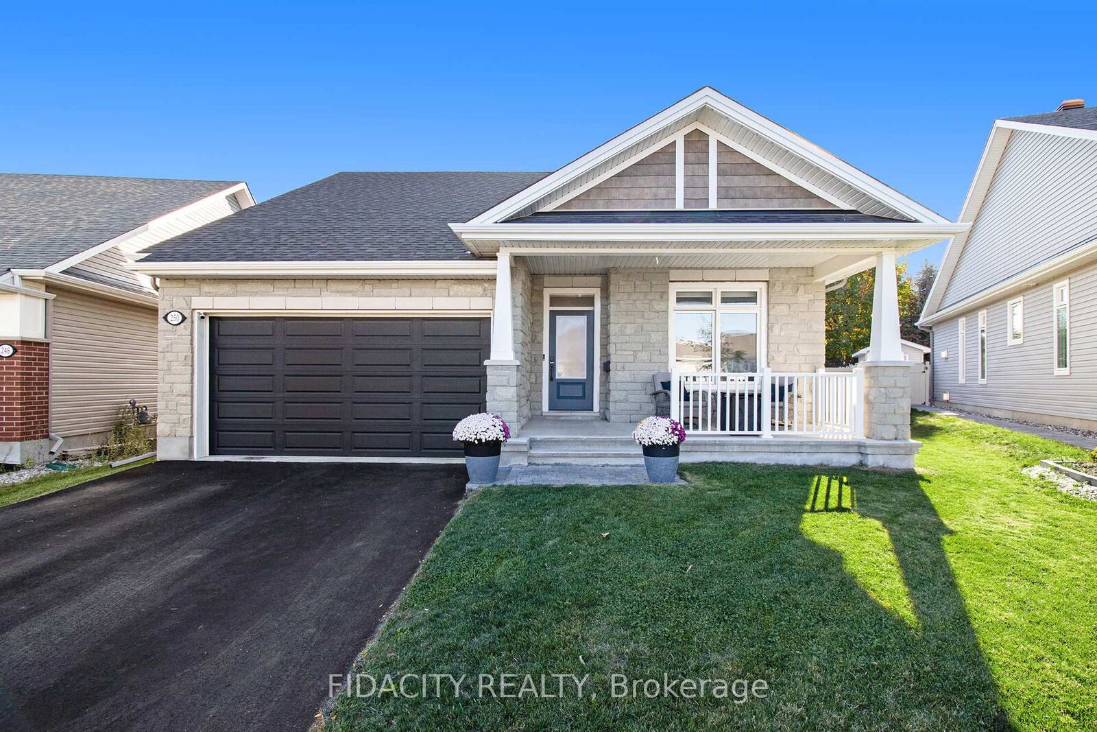 Property Photo:  250 Maygrass Way  ON K2S 2K9