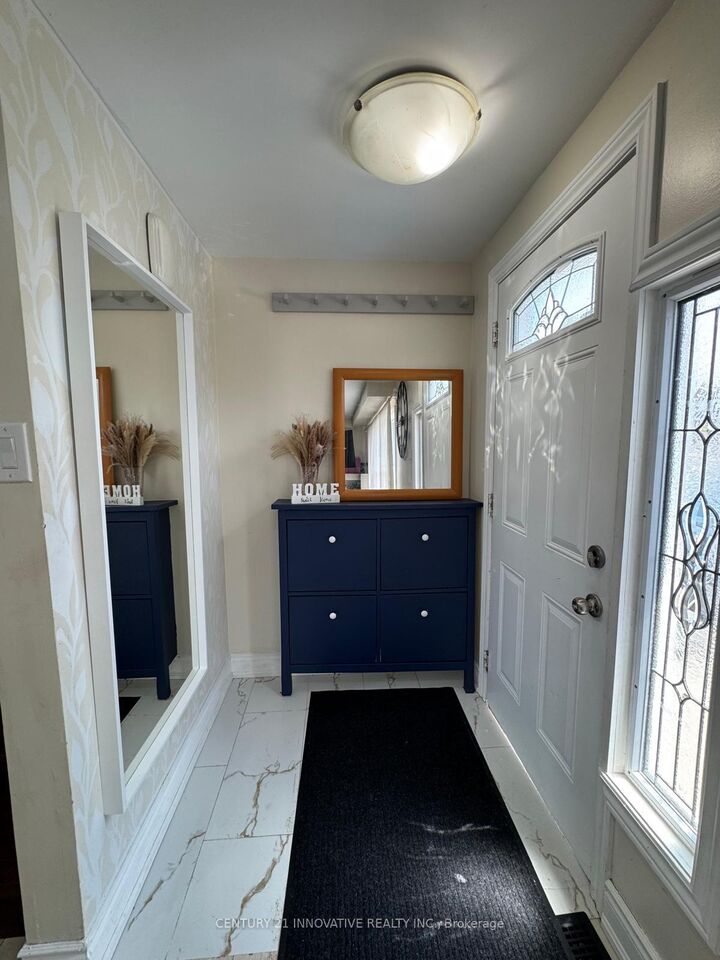 Property Photo:  735 Parkview Crescent  ON N3H 5A1 