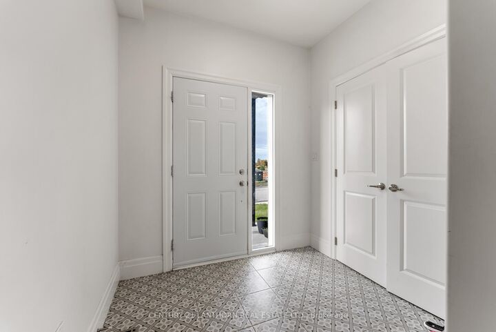 Property Photo:  25 Beasley Crescent  ON N1T 1J9